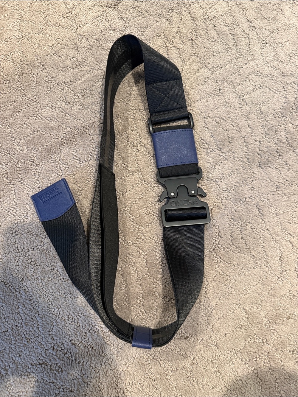 Cincha travel belt luggage strap black & navy NWOT